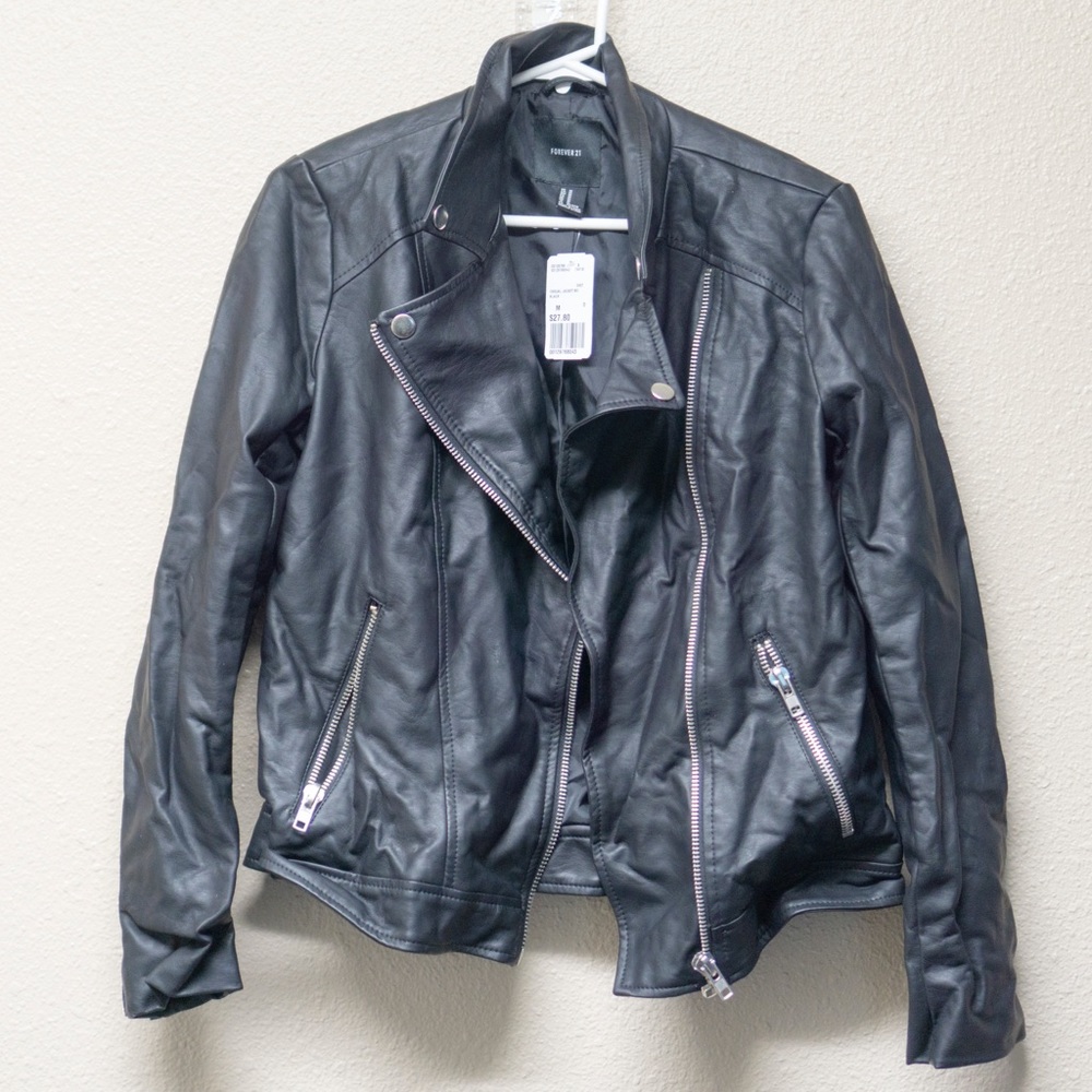 NWT ❤️Biker Jacket Forever 21 black